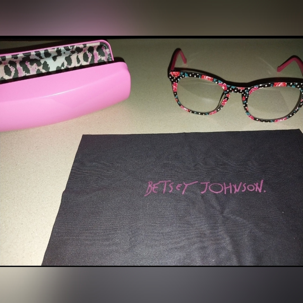 Womens eyeglasses